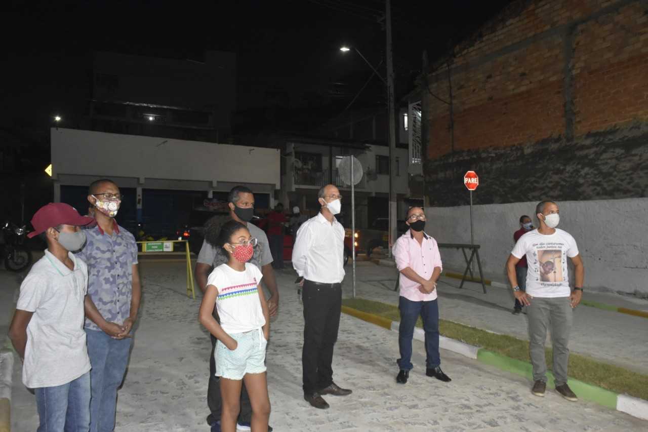 Nova Via de acesso da Rua Carlos Gomes é inaugurada e leva o nome do Pe. Odenilton
